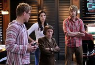 Navy CIS: L.A. – Werden von Hetty (Linda Hunt, vorne) mit einem neuen Fall beauftragt: Eric (Barrett Foa, l.), Kensi (Daniela Ruah, M.) und Deeks (Eric Christian Olsen, r.) ...