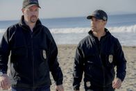 Navy CIS – Timothy McGee (Sean Murray, l.); Nick Torres (Wilmer Valderrama, r.)