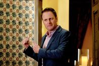 Single Parents – Chris Harrison (Chris Harrison).