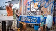 Die Pfefferkörner – Auf Spurensuche an der zerstörten Fischbude