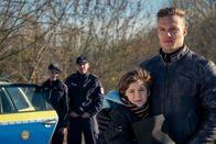 Blutige Anfänger – Zur Erleichterung aller hat Robin (Robert Maaser, r.) den kleinen Ausreißer Alessio (Oskar Reim, 2.v.r.) wiedergefunden.