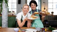 Schmeckt. Immer. – Zora Klipp (li.) und Theresa Knipschild.