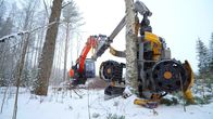 Marvellous Machines – Mit dem Harvesterkopf des finnischen Unternehmens Kesla lassen sich bis zu 100 Bäume pro Stunde ernten.