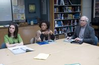 Community – Mitglieder von Jeffs gegründeter Lerngruppe: Pierce (Chevy Chase,r.), Shirley (Yvette Nicole Brown, M.) und Annie (Alison Brie, l.) ...