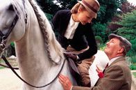 Inspector Foyle – Greta Beaumont (Joanna Kanska) und Henry Beaumont (Robert Hardy).