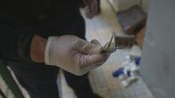 Überleben hinter Gittern – Cannabisharz gehört zu den häufigsten Schmuggelwaren, die von außen in die Gefängnisse gelangen.