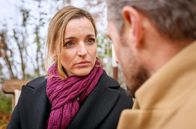 Sturm der Liebe – Lia (Deborah Müller, l.) und Erik (Sven Waasner, r.) trennen sich.