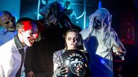 Aktenzeichen XY ... ungelöst – Eine junge Frau feiert Halloween in unterschiedlichen Clubs. Doch der Abend endet in einem wahren Albtraum: Sie wird vergewaltigt.