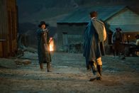 The Luminaries – Sook Yongsheng (Yoson An, l.)