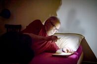 Bis Freitag, Robinson – Jeden Freitag schickten sich der launische Jean-Luc Godard und Ebrahim Golestan gegenseitig eine E-Mail.