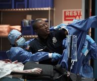 9-1-1 Notruf L.A. – Henrietta "Hen" Wilson (Aisha Hinds, r.)