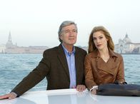Für immer Venedig – Claudia (Susanne Gärtner) reist mit ihrem Vater Robert (Christian Wolff) nach Venedig.
