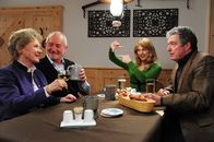 Sturm der Liebe – (v.l.n.r.) Hildegard (Antje Hagen); Alfons (Sepp Schauer); Rosalie (Natalie Alison); André (Joachim Lätsch)