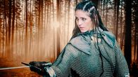 Terra X: Große Mythen aufgedeckt – Neueste Forschungen belegen: "Das Nibelungenlied" erzählt nicht Siegfrieds, sondern Kriemhilds Geschichte. Es ist der erste deutsche "Frauenroman" des Mittelalters – mit einer selbstbewussten Königin als Hauptfigur.