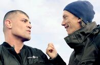 Free Flow – Zakaria (Sâm Mirhosseini, li.) mit seinem Chef Jean-Marc (Swann Arlaud, re.)