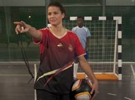 Schloss Einstein – Nationalspielerin Dzsenifer Marozsán gibt ein professionelles Fußballtraining.