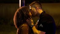 The Rookie – Tim (Eric Winter) und Rachel (Jasmine Mathews) entscheiden sich dazu, die Fernbeziehung zwischen LA und New York auszuprobieren.