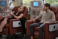 B Positive – Samantha (Briga Heelan, l.); Drew Dunbar (Thomas Middleditch, r.)