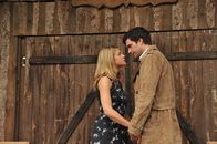 Sturm der Liebe – Marlene (Lucy Scherer, l.); Konstantin (Moritz Tittel, r.)