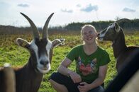 Heimatküche – Franziska Eigner aus Dießen am Ammersee mit ihren Ziegen.