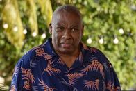 Death in Paradise – Commissioner Selwyn Patterson (Don Warrington) steht vor beruflichen und privaten Herausforderungen, die nicht unbemerkt bleiben.