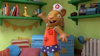 Pip und Posy – Die kleine Maus Posy hat sich verkleidet als Dr. Posy und ist nun bereit, ihren Freund Pip gesund zu pflegen.