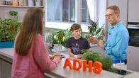 Die Ernährungs-Docs – Die Appetitlosigkeit bekämpfen, doch ohne die Lebensmittel, die sein ADHS womöglich verstärken: Der 12-jährige Lennard H. und seine Mutter erfahren von Matthias Riedl, was der Junge zukünftig essen soll – und was nicht.