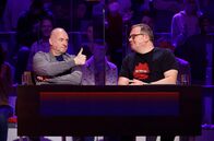 Wer weiß denn sowas? – moderator Frank Buschmann (l.) bilden ein Rateteam.