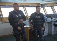 Navy CIS: L.A. – Nachdem die Leichen von einigen Seeleuten am Strand angespült wurden, beginnen Callen (Chris O'Donnell, r.) und Sam (LL Cool J, l.) mit den Ermittlungen ...