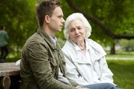 Suits – Die Gedanken an Rachels Zukunftspläne werfen Mike (Patrick J. Adams) aus der Bahn. Ein vertrautes Gespräch mit seiner Großmutter (Rebecca Schull) konfrontiert ihn mit seiner eigenen Vergangenheit.