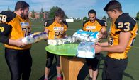 Marktcheck checkt ... – Die Ludwigsburger Bulldogs testen, in welchen Packungen am meisten Klopapier steckt.