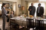 Speechless – (v.l.n.r.) Maya DiMeo (Minnie Driver); Andrea (Holland Taylor); Kenneth Clements (Cedric Yarbrough); Colonel (Keith David)