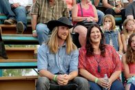GEO Reportage – Terrie Shaw ist Hebamme in den kanadischen Badlands. Rodeos sind die Leidenschaft von ihr und ihrem Sohn Colton.