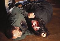 Misery – Es kommt zum bitterlichen Kampf zwischen Paul Sheldon (James Caan, l.) und Annie (Kathy Bates, r.) ....