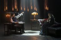 What We Do in the Shadows – Laszlo (Matt Berry, l.); Führerin (Kristen Schaal, r.)