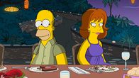 Die Simpsons – THE SIMPSONS: The Simpsons join other Springfield families on the Van HoutenÕs annual trip to Costa Rica, which they obviously canÕt afford. While there, Homer befriends PattyÕs new girlfriend, Evelyn, and Lisa tracks down the real reason the Van Houtens can go on this trip every year in the ÒLivin La Pura VidaÓ episode of THE SIMPSONS airing Sunday, Nov. 17 (8:00-8:30 PM ET/PT) on FOX. Guest voice Fortune Feimster. THE SIMPSONS ª and