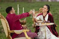 Love is King – Jesaia (l.); Giulia (r.)