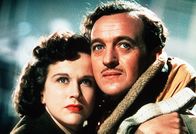 Irrtum im Jenseits – June (Kim Hunter, l.); Peter Carter (David Niven, r.)