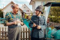 Papa Moll – Dem Auge des Gesetzes entgeht nichts: Stefan Kurt als Papa Moll Erich Vock als Wachtmeister Grimm