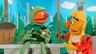 Sesamstraße – NDR Fernsehen SESAMSTRAßE (2632) Uhr. Märchenhaft! Ernie und Bert spielen "Der Froschkönig" in der Neuproduktion "Ernie & Bert Songs". Die bezaubernde Prinzessin (Bert) hat noch nie in ihrem Leben "bitte" gesagt. Als sie ihren goldenen Ball im Teich verliert, erwartet sie natürlich, dass der Frosch sofort hinterherspringt. Aber der Frosch (Ernie) möchte sehr nett gebeten werden, und ein einfaches "bitte" ist ihm längst nicht genug.
