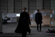 Alex Rider – Mrs. Jones (Vicky McClure) und ihre Kollegen sind zu spät. Schnell wird klar, dass der Angriff nicht das Werk eines Einzelnen, sondern Teil einer größeren Verschwörung war.