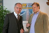 Die Rosenheim-Cops – L-R: Dr. Jentsch (Johannes Terne) and Hartl (Michael A. Grimm).