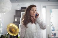 neoriginal: Springflut – Jackie Berglund (Görel Crona), das ehemalige Escort-Girl, hat einen Spitzel bei der Mordkommission.