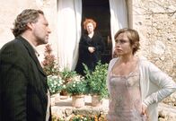 Geerbtes Glück – Der eifersüchtige Arno (Gerd Silberbauer) versucht, Ulrike (Jennifer Nitsch) für sich zurück zu gewinnen.