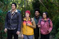 Call Me Kat – (v.l.n.r.) Max (Cheyenne Jackson); Kat (Mayim Bialik); Carter (Julian Gant); Randi (Kyla Pratt)