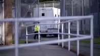 Prison – Den Frauen werden in Foston Hall verschiedene Aktivitäten angeboten. Sie können zum Beispiel im Tierheim arbeiten und so lernen, Verantwortung zu übernehmen. Einige dürfen sogar Haustiere halten.