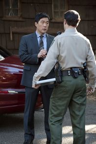 The Mentalist – Bei den Ermittlungen in einem neuen Mordfall: Kimball (Tim Kang, l.) ...