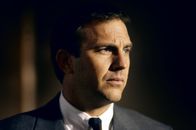 Bodyguard – Der Leibwächter Frank Farmer (Kevin Costner) gerät in einen Konflikt zwischen Beruf und Liebe.