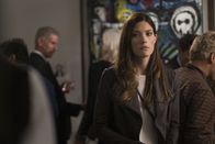 Limitless – Macht eine schockierende Entdeckung über ihren Vater: Rebecca (Jennifer Carpenter) ...