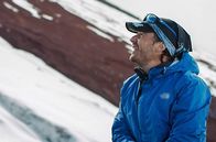 Magische Anden – Javier Chiriborga bei seinem Klettertraining am Vulkan Cotopaxi in Ecuador: Das Wetter ist unstet und er weiß nicht, ob er es heute bis zum Gipfel schafft.